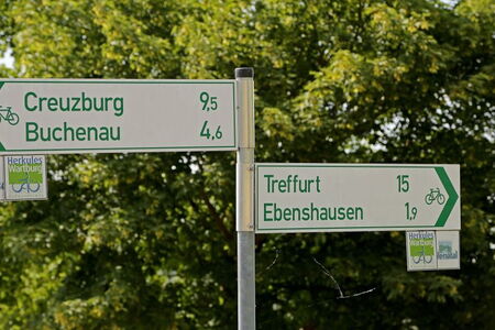 Wegweiser am Werratal-Radweg zwischen Creuzburg und Mihla